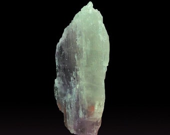Cristal de kunzita rosa: piedra preciosa natural terminada (243,32 gramos)