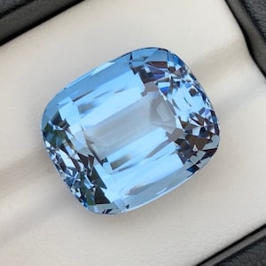 Santa Maria Blue Aquamarine Beryl Stone: 27.80 Carat Cushion Cut