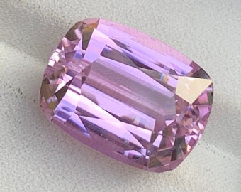 Lilac Pink Kunzite Gemstone: 14.35 ct Faceted cushion cut