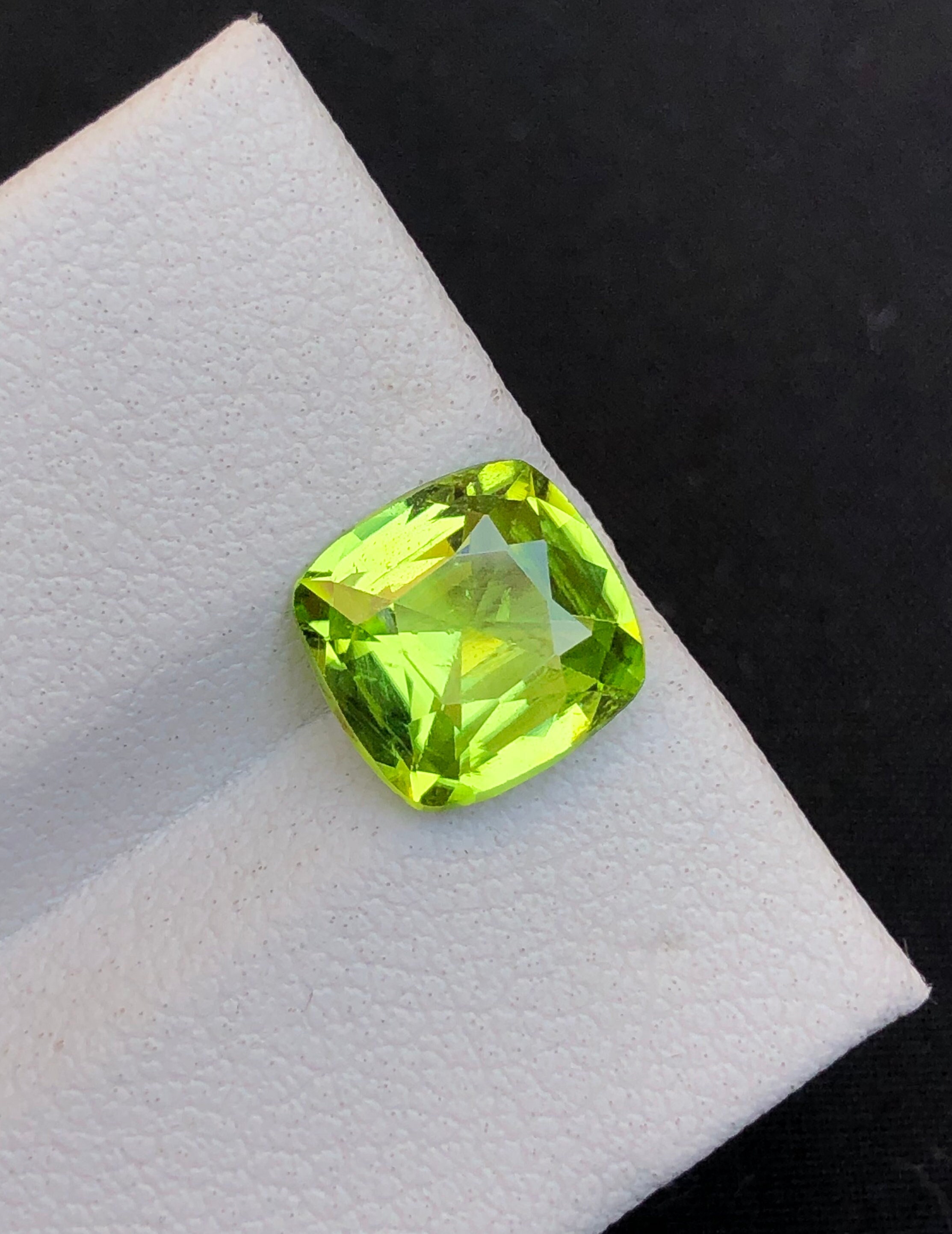 Émeraude Naturelle 6,40 CT Vert Émeraude - Coupe Coussin Certifiée AGL - Cadeau Naissance Mai