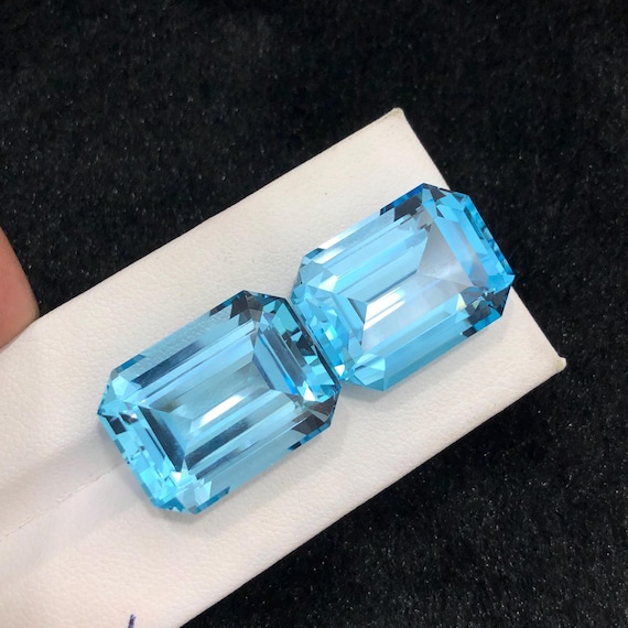 エメラルドカット スイスブルートパーズ ペア：11月の誕生石、72.70