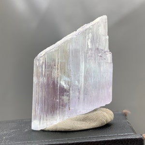 Kunzite Crystal ,  Terminated And Undamaged Pink Color Natural Kunzite Crystal 22 Gram