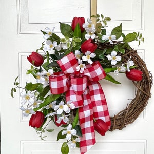 Real Touch Tulip Farmhouse Spring Wreath for Front Door, Buffalo Plaid Wreath, Red and White Wreath, Mother’s Day Wreath, Cottage Wreath