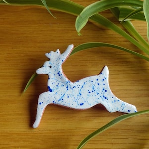 Handmade Deer Brooch - Clay Deer Pin with Paint Spatter Design in your Choice of Colours - Customizable Deer Gift