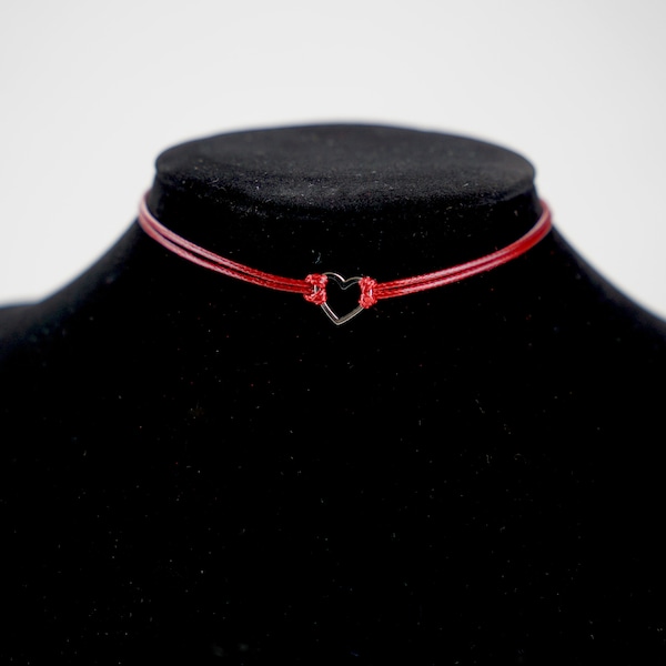 Rote Halskette, Rotes Leder Choker, Leder Choker mit Charm, Herz Halskette, Goth Schmuck, Geschenk für sie, Statement Halskette