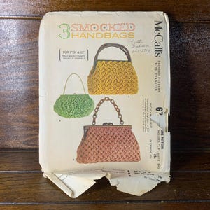Suministro de diario basura Ephemera o patrón impreso con transferencia para 3 bolsos fruncidos MacCall's 6750
