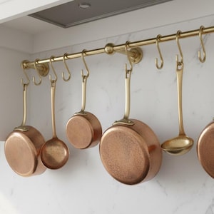 Unlackiertes massives Messing, hängendes Topfregal, Küchenleiste mit Haken