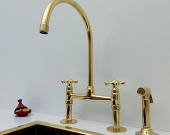真鍮製ブリッジキッチン蛇口（無塗装） - 高圧スプレー、カスタマイズ可能なハンドル