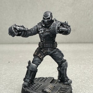 Painted Miniature / Papsikels Miniatures/ Cyberpunk / Sci fi / Player Character /Enforcer