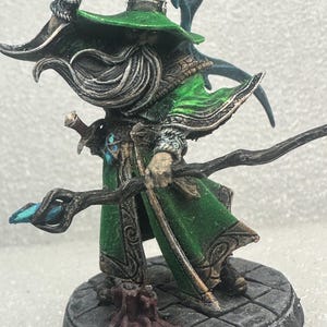 Painted miniature/Artisan Guild/Green Wizard/Mage/Apprentice/Pathfinder