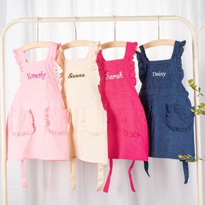 Personalized Kid’s Apron with Embroidery Name Toddler Cooking Pinafore Ruffle Cross Back With Pockets Christmas Gifts for Child Girls Apron