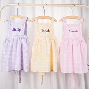 Personalized Kid’s Apron with Embroidery Name Toddler Cooking Pinafore Girls Plaid Apron with Pockets Christmas Gifts for Kids/Girls