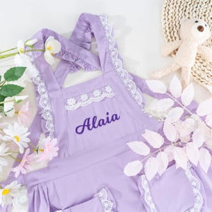 Kid’s Apron with Embroidery Name Toddler Cooking Apron with Lace Ruffle Strap Personalized Pinafore with Pockets 2-5 Years Girls Gifts