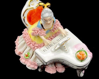 Wilhelm Rittirsch Dresden Porcelain Figurine Pianist Lady Lace Dress | 1950–1974 Germany
