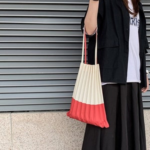 Pleated tote bag hotsell
