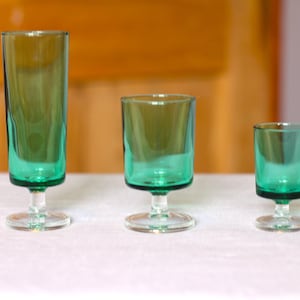 Arcoroc France vintage Emerald Green glasses
