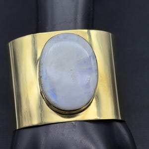 Rainbow Moonstone-manchetarmband: Tibetaans zilveren boho-armband