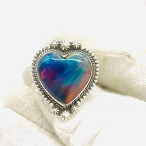 Handgemachter Ring mit Aurora Opal in Herzform | 925 Sterling Silber Statement Ring | Vintage Boho Western Schmuck | Einzigartiges Geschenk für Sie