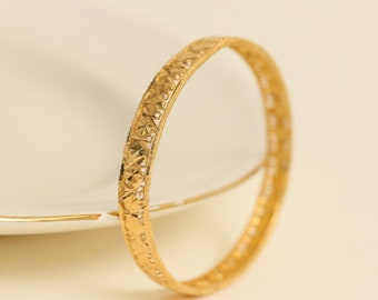 Bangle in 21K Gold, 2.36 inches | Vintage Solid Gold | Premium Real Gold Estate | Nordic Jewelry