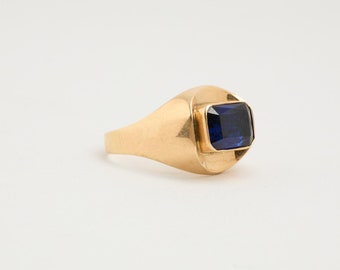 Vintage Solid 8K Gold Signet Ring, Bezel-Set Rectangular Synthetic Sapphire, Deep Blue Stone, Size 5, Hallmarked 8K PCC, Minimalist Classic