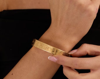 Bangle in 14K Gold, 2.36 inches | Vintage Solid Gold | Minimalistic Gold Jewelry | Nordic Jewelry