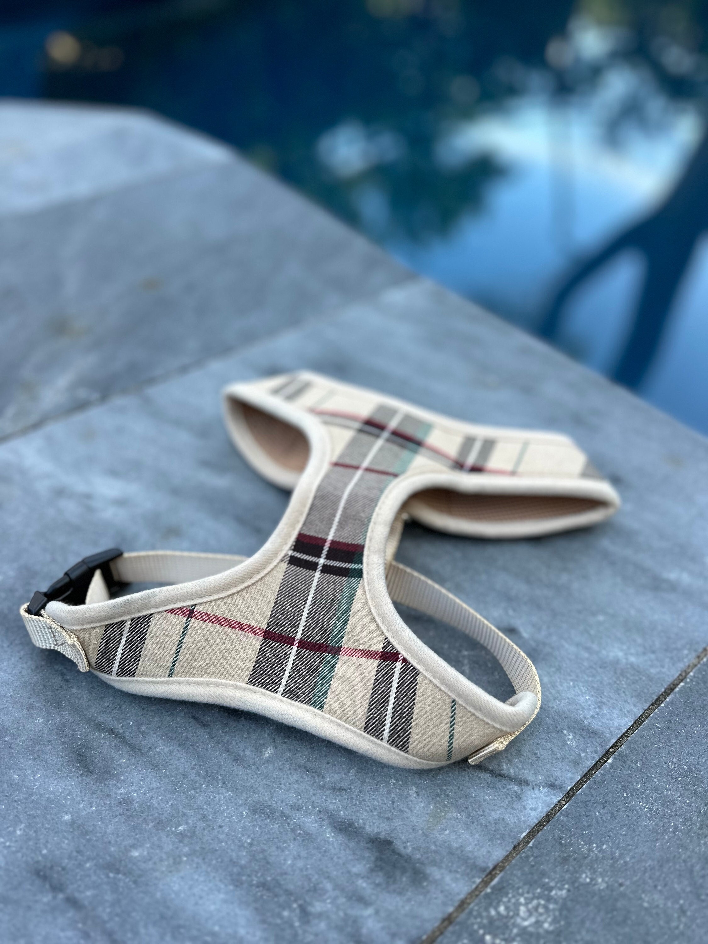Burberry harness for dogs hotsell