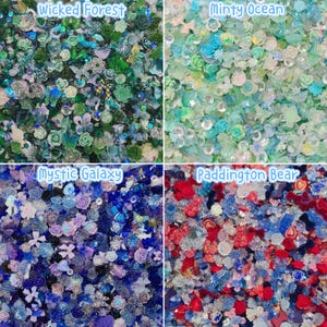 Pu&ograve; includere: Un collage a quattro pannelli di decorazioni per il fai da te. In alto a sinistra, etichettato Wicked Forest, presenta forme floreali e di farfalle verdi e verde acqua. In alto a destra, Minty Ocean, mostra pezzi floreali azzurri e bianchi. In basso a sinistra, Mystic Galaxy, mostra forme blu scuro e viola. In basso a destra, Paddington Bear, contiene pezzi a forma di orso e cuore rossi, blu e bianchi.