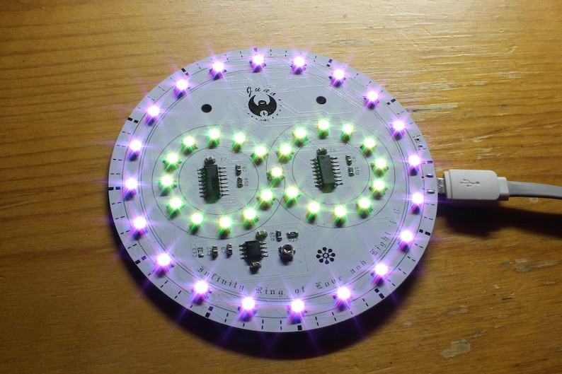 Juno IRLL 1.0 DIY Soldering Kit for Beginners - 43 Dual-Color Infinity Ring LED Chaser w/ NE555 & CD4017 Surface Mount Components Bild 3