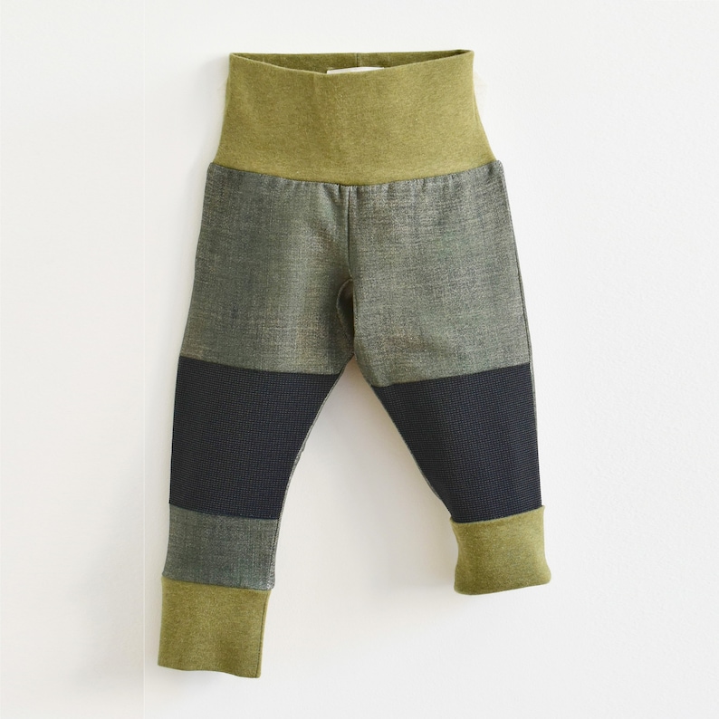 Mitwachsende Kinderleggings mit verstärkten Knien Jeans look Grün