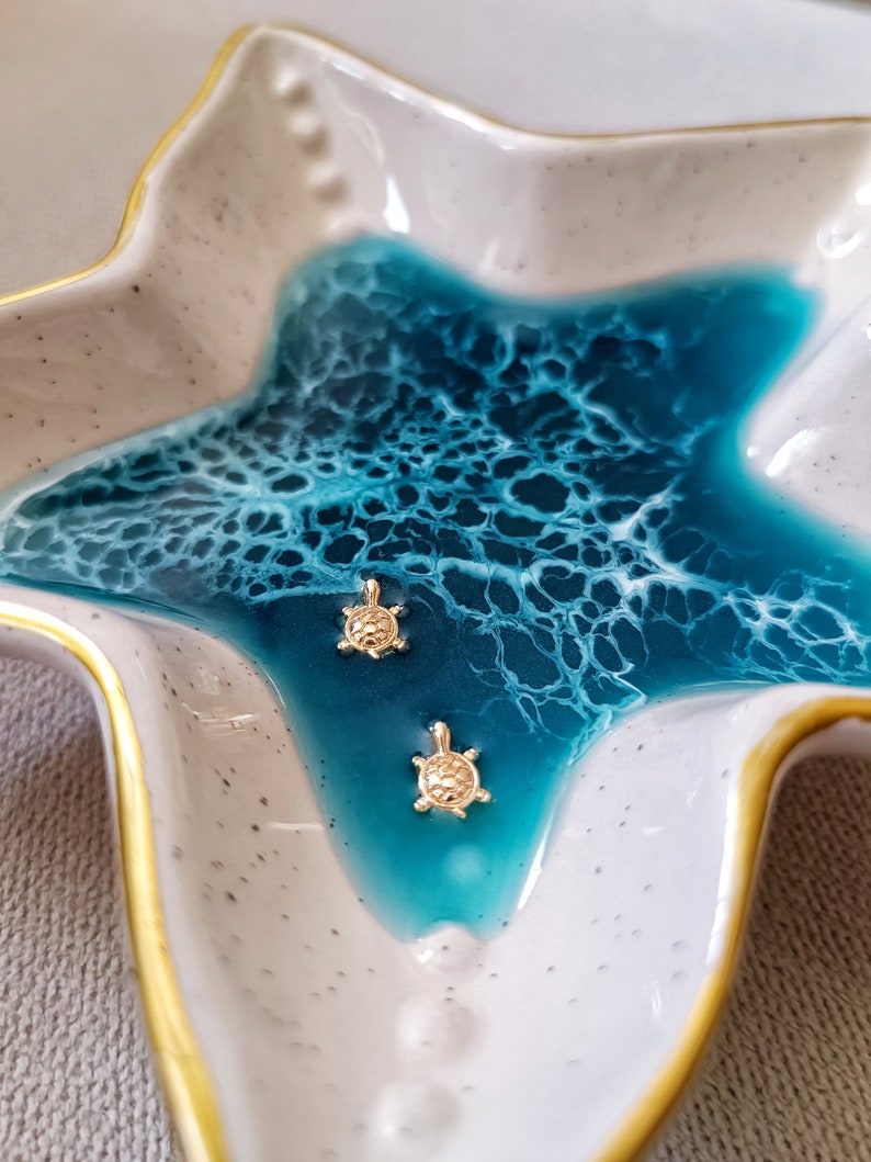 Glow in dark Resin Ocean wave star shape ceramic ring dish, Unique handmade engagement gift Sea turtle ornament trinket jewelry holder image 2
