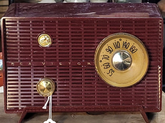 RCA 12AX7A (NIB)ビンテージ品　箱あり RCA Nipper XII, Model 8-X-51, in the All Original Maroon Case