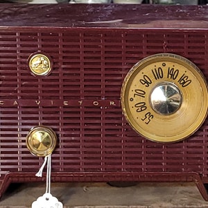 RCA Nipper XII, Model 8-X-51, in the all original maroon case.