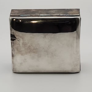 Poole Silver, 1950s Scatola di sigarette con piatto d'argento, foderato di punta
