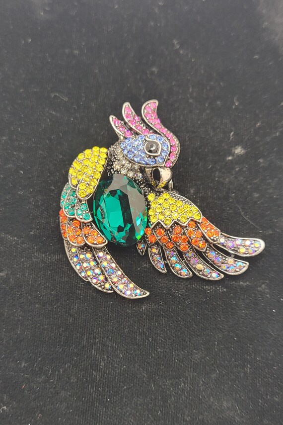 Broche Fleur Métal Argenté Avec Pierres & Strass Multicolores - Superbe, Neuve Sans Emballage
