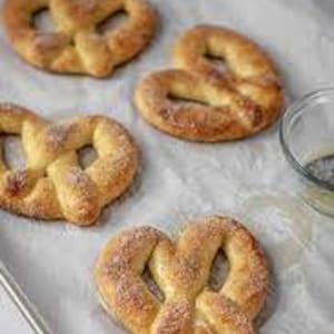 6 ct. KETO Ciinnamon Sugar  Pretzels/fat head pretzels/low carb pretzels/diabetic friendly snacks/keto diet snacks