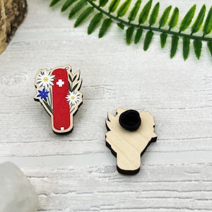 Pocketknife Pin Badge