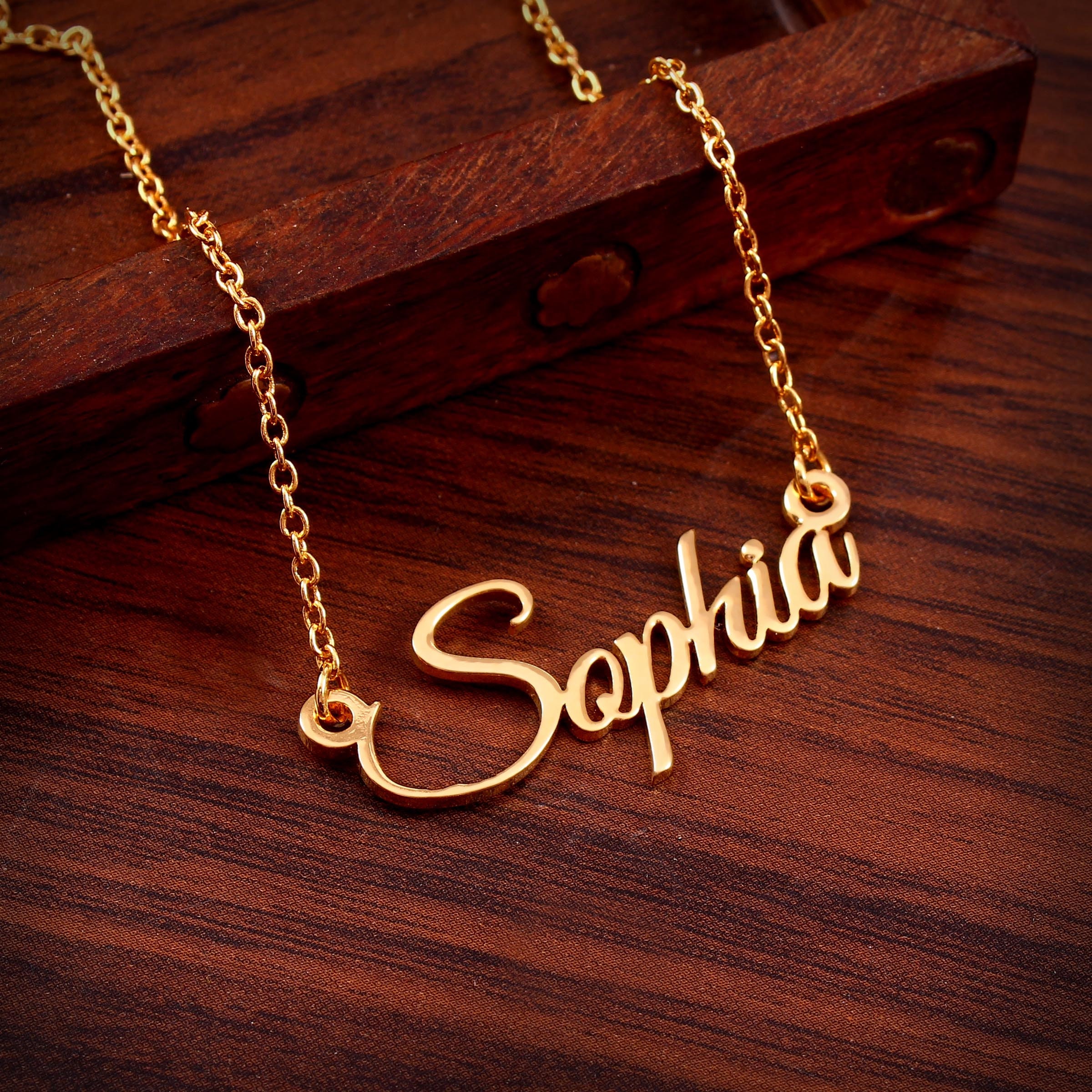  YINSHIFU Couples Broken Heart Necklace Engraving Name Necklace  Personalized Jewelry Customized with Any Name (Gold) : Clothing, Shoes &  Jewelry