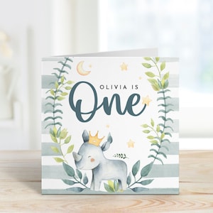 Cartão de primeiro aniversário personalizado com nome Cartão de presente de primeiro aniversário do bebê O nome é um cartão de primeiro aniversário para menino menina Safari coroa floresta