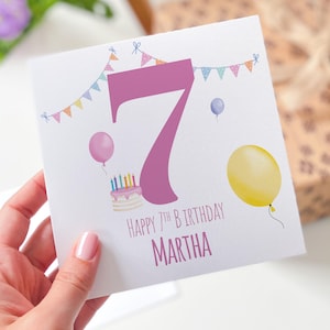 Carte de joyeux 7e anniversaire pour fille, j'ai sept ans, ballons colorés et gâteau, jolie carte souvenir idéale pour une fille, une petite-fille ou une nièce