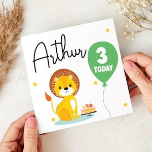 Tarjeta de cumpleaños personalizada para niños de 3 años, para niño y niña de 2 años, hoy, temática de jungla de león con globo y pastel, lindo recuerdo para niños pequeños. Tengo tres años.