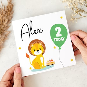 Cartão de segundo aniversário infantil personalizado para menino e menina de 2 anos hoje com tema de leão da selva com balão e bolo, lembrança fofa para crianças pequenas, tenho dois anos