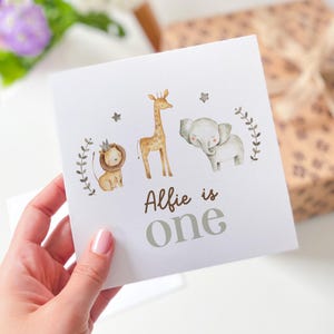 Personalisierte erste Geburtstagskarte für Baby Benutzerdefinierte Name Safari Tier Karte 1. Geburtstagskarte für Jungen Mädchen niedlichen Wald Dschungel Themen Geburtstag