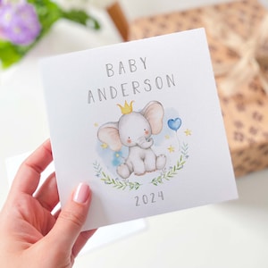 Nueva tarjeta de bebé con nombre y fecha del bebé Globo de elefante Lindo bebé animal Tarjeta de felicitación Bebé niño niña Recién nacido Primera tarjeta de cumpleaños bienvenida