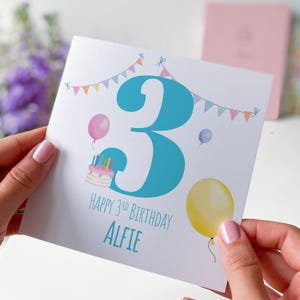Carte d'anniversaire amusante pour garçon aux couleurs vives avec des ballons et un gâteau Souvenir parfait pour un fils, un petit-fils ou un neveu, j'ai trois ans