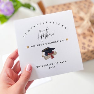 Gefeliciteerd kaart met naam University Class of 2024 cadeaukaart haar hem gefeliciteerd Gepersonaliseerd Op je afstudeercadeaubon