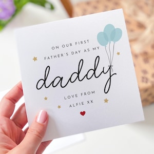 Tarjeta para el primer día del padre de Baby Boy Blue Balloon Design. Tarjeta especial de recuerdo para papá e hijo de Baby Bump. En nuestro primer día del padre.