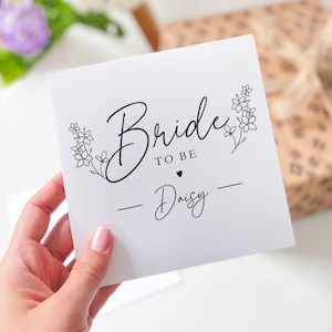 Bride to be Karte mit Namen Herzlichen Glückwunsch zu Ihrer Hochzeitskarte Brautparty Hen Party Grußkarten für Braut Blumengrußkarte