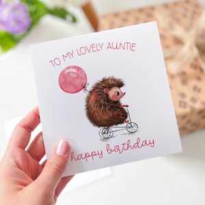 Carte d'anniversaire pour tante avec un joli hérisson sur un ballon à vélo à ma belle tante, joyeux anniversaire en pensant à vous, carte d'anniversaire pour tante