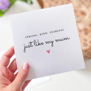 Sterk soort onverschrokken net als mijn moeder Moederdagkaart Empowerment cadeau voor moeder Inspirerend citaat Mum Power Mum's verjaardagskaart