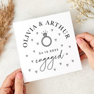 Gepersonaliseerde verlovingskaart met namen en datum voor verloofd stel Minimalistisch modern ringontwerp aandenkenkaart voor haar hem Gefeliciteerd